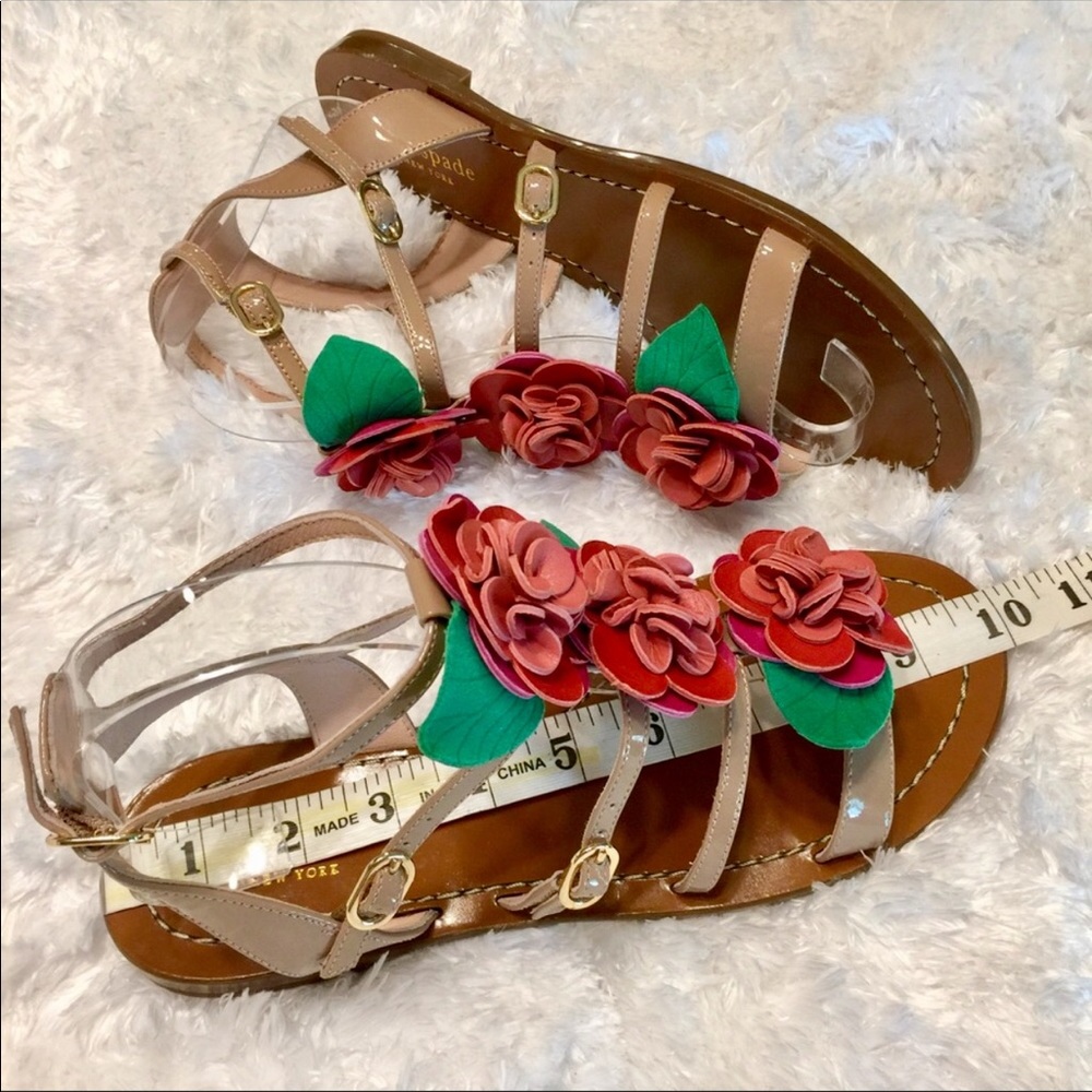 Kate Spade Colombus Sandal Tan Beige Red Roses 7.5